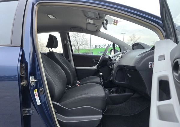 Toyota Yaris cena 21900 przebieg: 180000, rok produkcji 2010 z Bełchatów małe 211